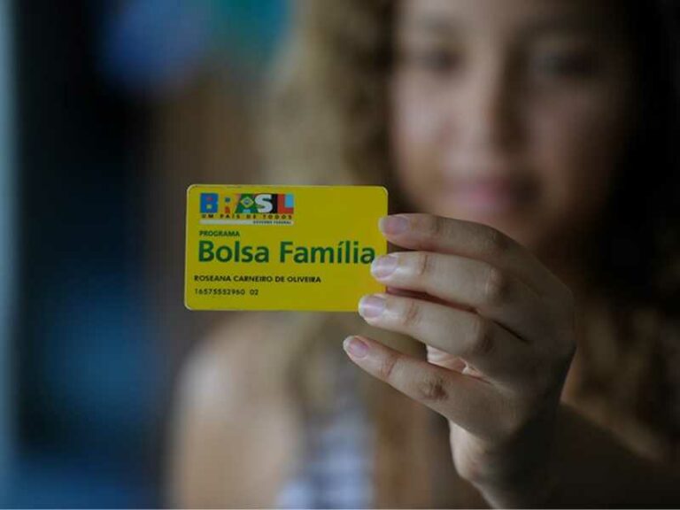 Ověřov&aacute;n&iacute; &uacute;dajů v registrac&iacute;ch programu Bolsa Fam&iacute;lia st&aacute;le prob&iacute;h&aacute;