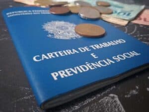 Revelado o sal&aacute;rio de R$ 41 MIL do rec&eacute;m-nomeado Ministro do STF: Compare com outros membros