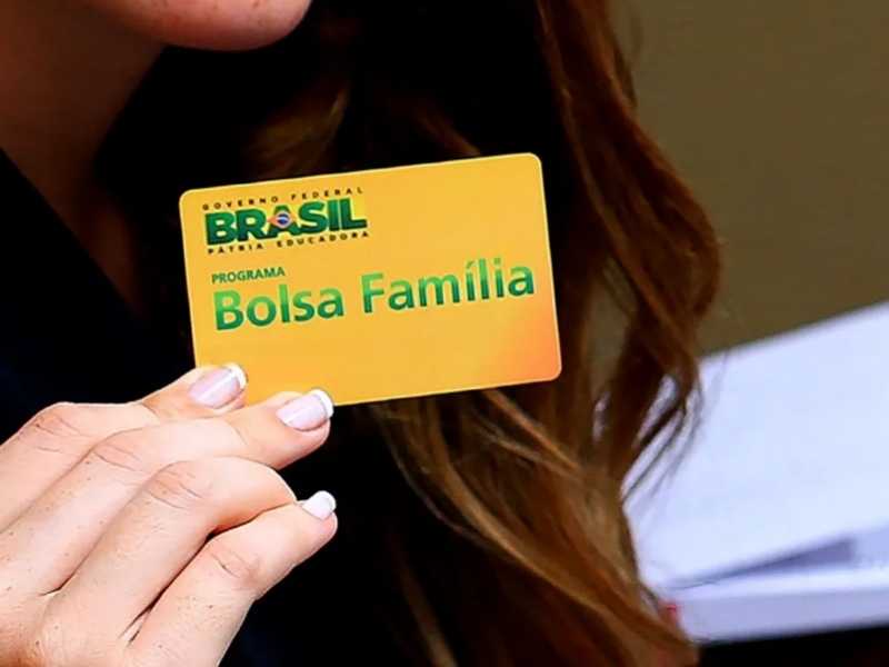ANUNCIADO! Bolsa Família Recebe 2 ANTECIPAÇÕES NOS PAGAMENTOS e Alegra Milhões no Brasil