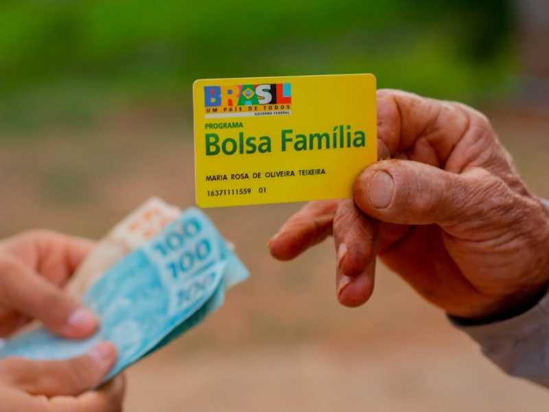 Bolsa Família prevê investimento de R$ 168 bilhões em 2024; veja informações