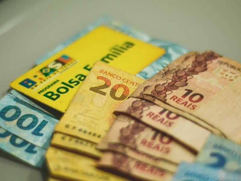 Bolsa Fam&iacute;lia: Aktualis&eacute;iert Bezuelungen t&euml;scht R$750 an R$1.000 br&eacute;nge gutt Noriichte fir d'Beneficiairen