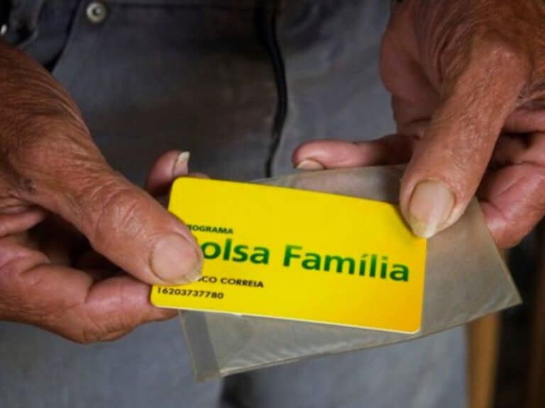 Cov xov xwm tshiab txog kev them nyiaj Bolsa Fam&iacute;lia thiab cov txiaj ntsig Aux&iacute;lio-G&aacute;s.