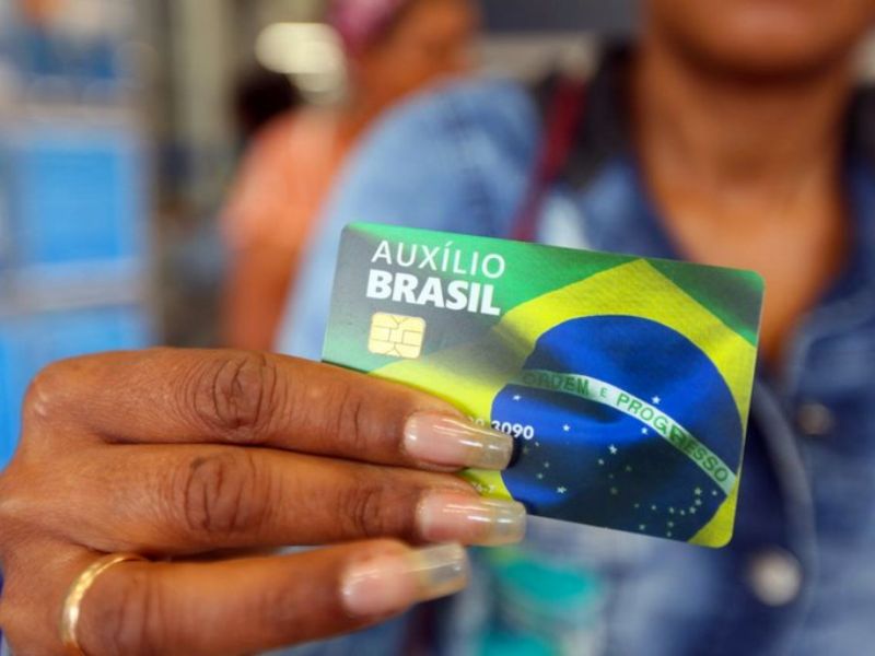PAGAMENTO ORDENADO: Justiça determina R$56 Bilhões para quase 4 milhões no Auxílio Brasil!