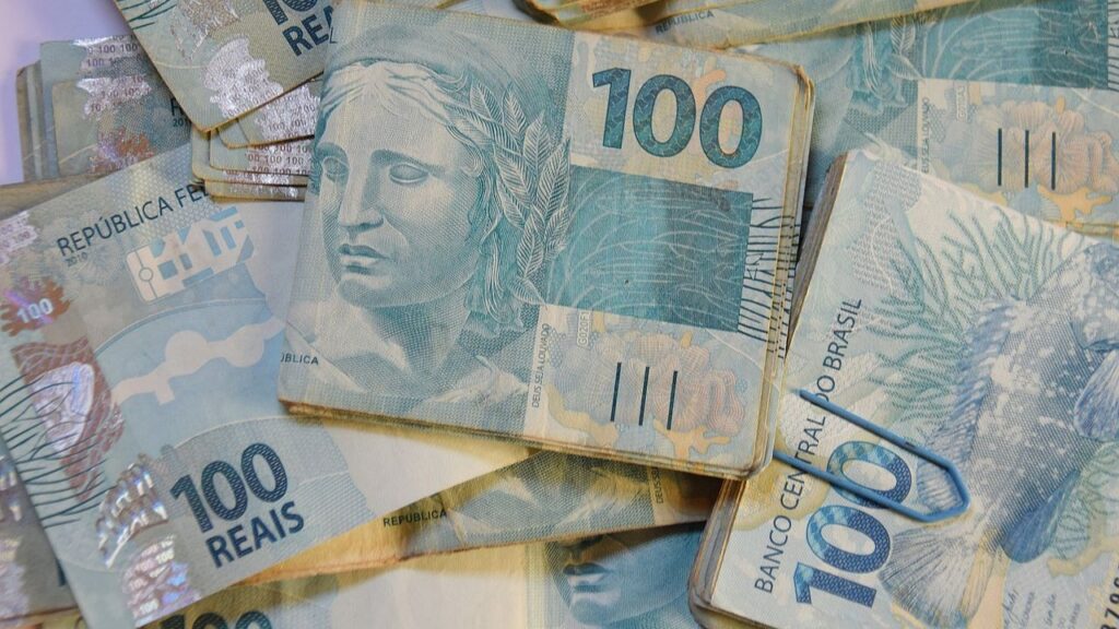 Saiba como receber pagamento de R$ 15 mil do governo