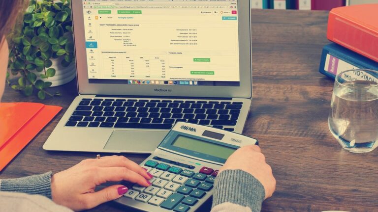 كيف تتجنب الاستدانة بسبب بطاقة الائتمان؟