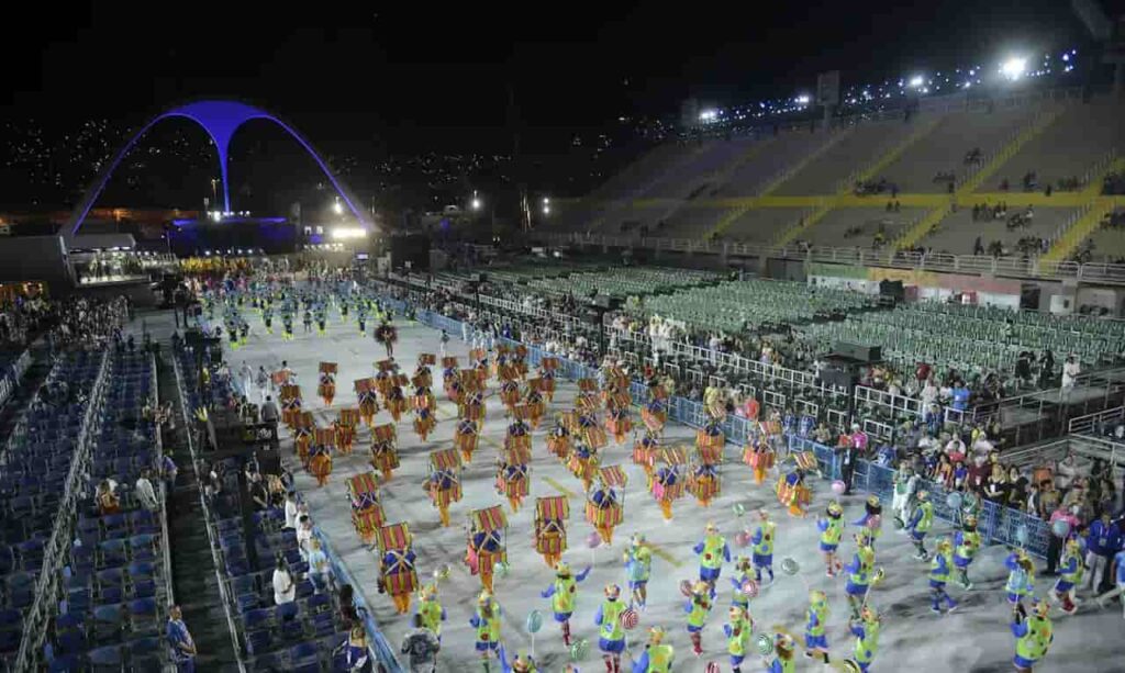 Venda de ingressos para Carnaval na Sapucaí começa amanhã; veja valores 