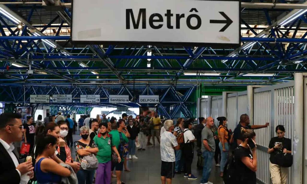 Sindicato dos metroviários pode levar multa de R$ 700 mil devido a greve