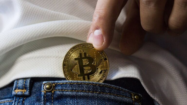 &Eacute; seguro investir em criptomoedas?