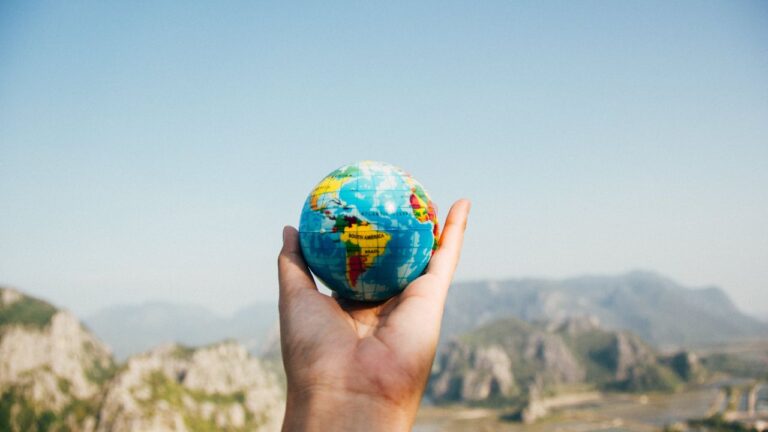 Como viajar gastando pouco?