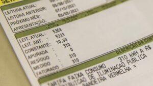 Desconto na conta de luz chega a 65%. Confira