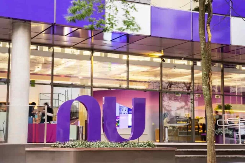 Nubank deixa de prestar serviço popular. Confira