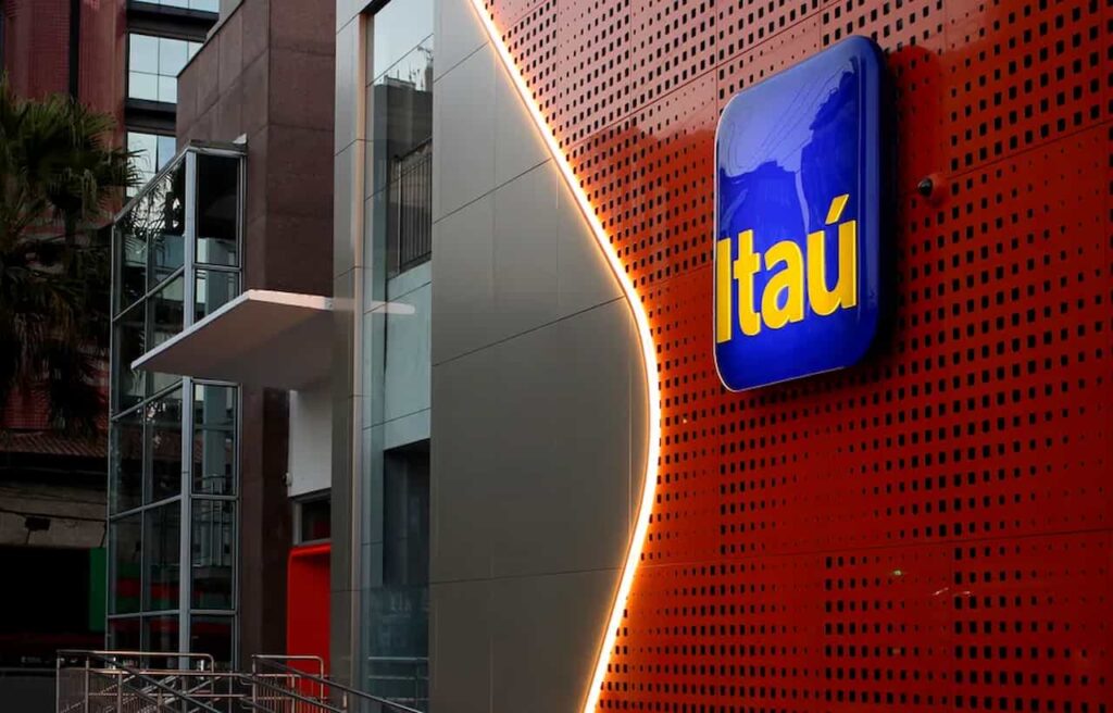 Itaú surpreende e muda o logo; confira