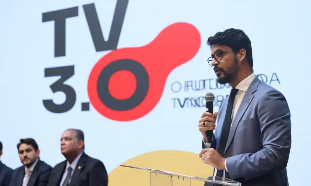 Governo avalia oferecer crédito para implantação da TV 3.0