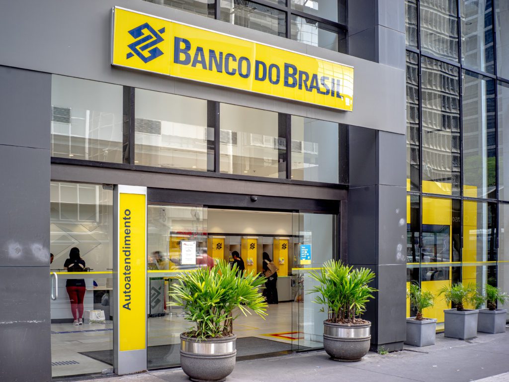 Oposição vê falta de respeito em presidente do Banco do Brasil aumentar salário em 57%