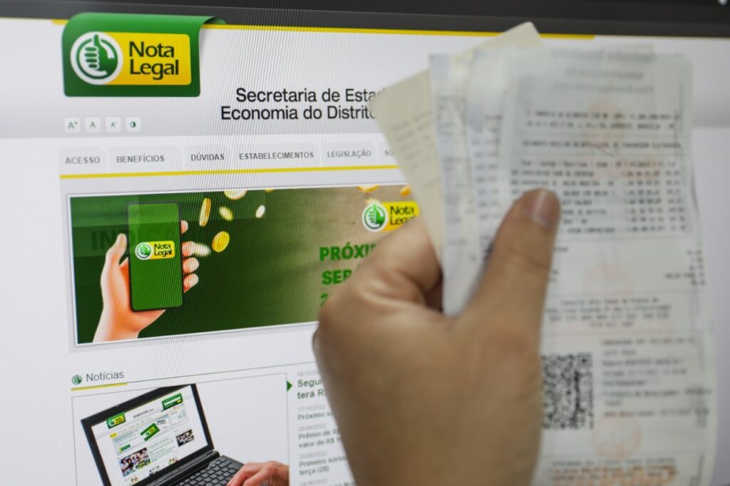 R$25.000 em PIX te esperam! Saiba como colocar o CPF na nota e ter a chance de ganhar.