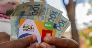 May Surprise: Bolsa Fam&iacute;lia Mothers Get an Extra R$ 300!