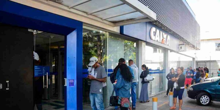 URGENT: Caixa Econ&ocirc;mica Federal surprises everyone and postpones the civil service exam! Find out why!