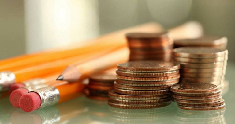 We Uncover the Myths and Truths About Financial Education and Investments: Don&rsquo;t Fall into the Traps!