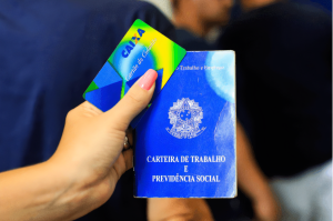 Não Deixe Passar: Como Reivindicar seu Abono do PIS 2024